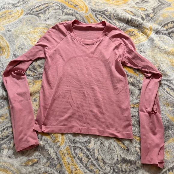 lululemon athletica Tops - Lululemon Pink Swiftly Long sleeve race Length Size 6